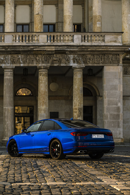 Audi S8