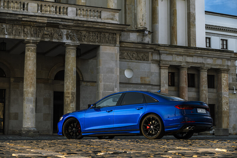 Audi S8