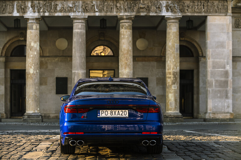 Audi S8