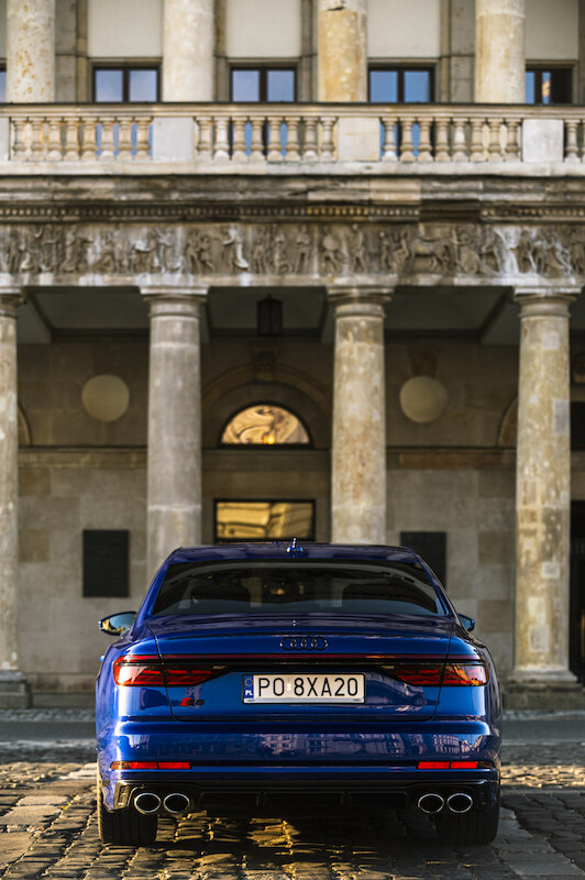 Audi S8