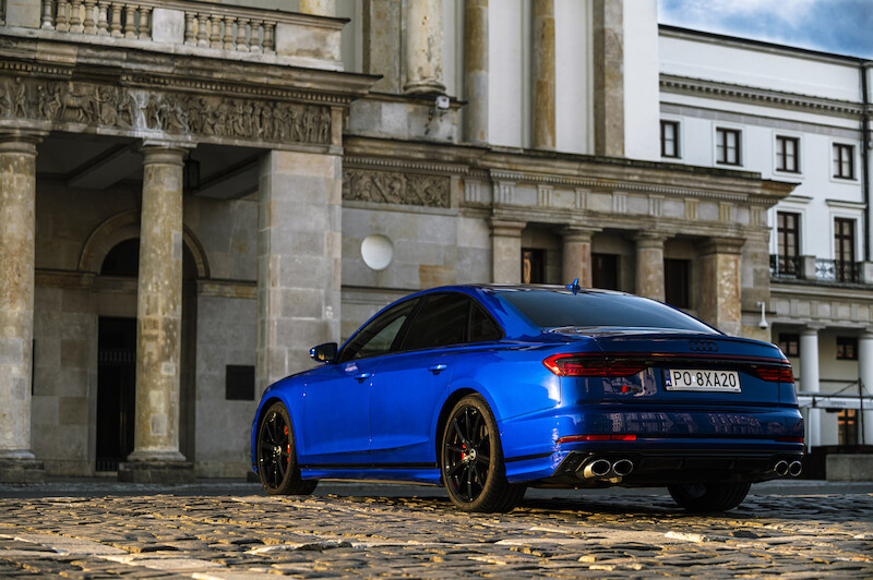 Audi S8