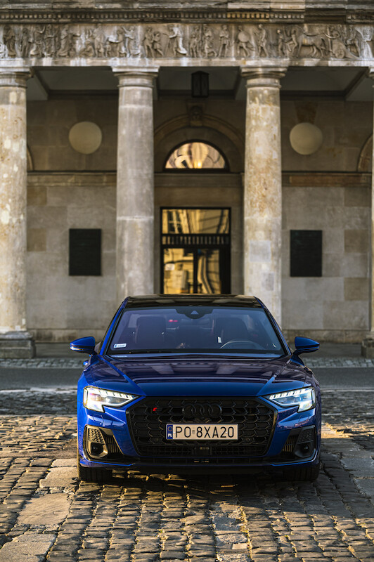 Audi S8