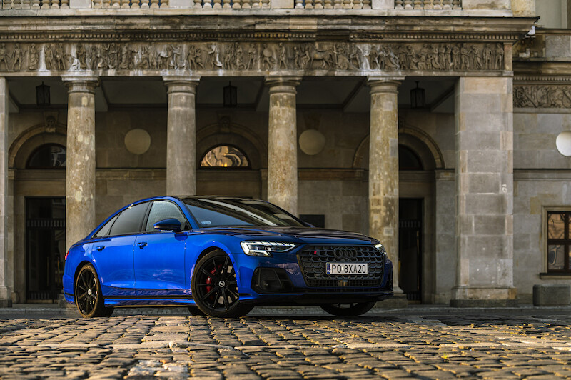 Audi S8