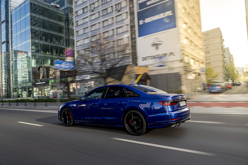 Audi S8