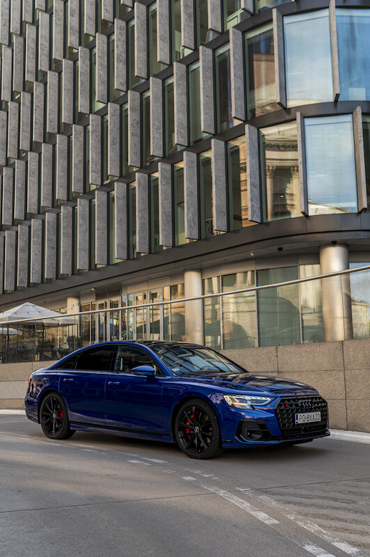 Audi S8