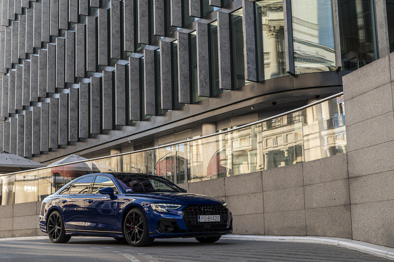 Audi S8