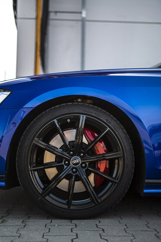 Audi S8