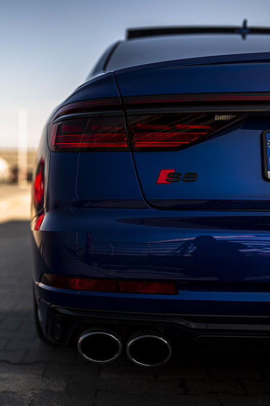 Audi S8