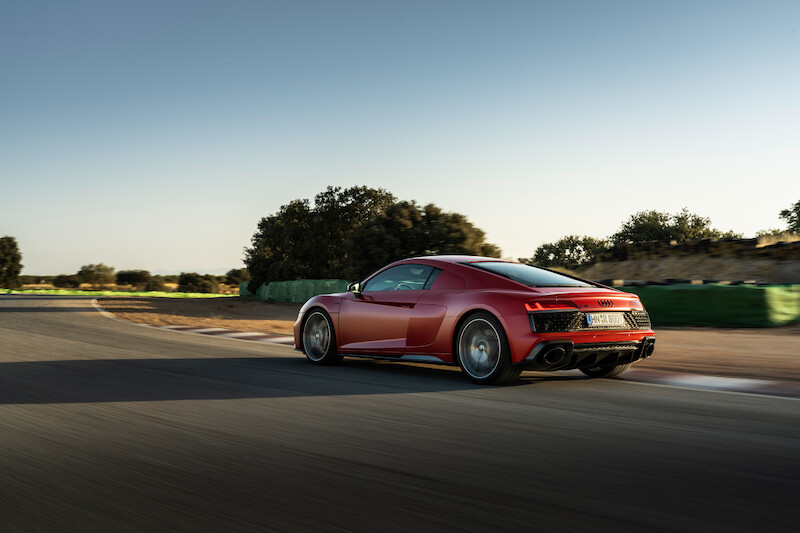 Najwyższe osiągi w swej najczystszej formie: Nowe Audi R8 Coupé V10 GT RWD