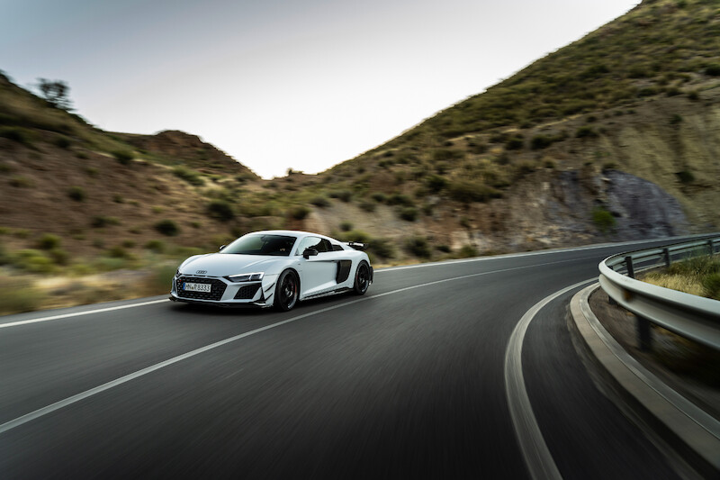 Najwyższe osiągi w swej najczystszej formie: Nowe Audi R8 Coupé V10 GT RWD