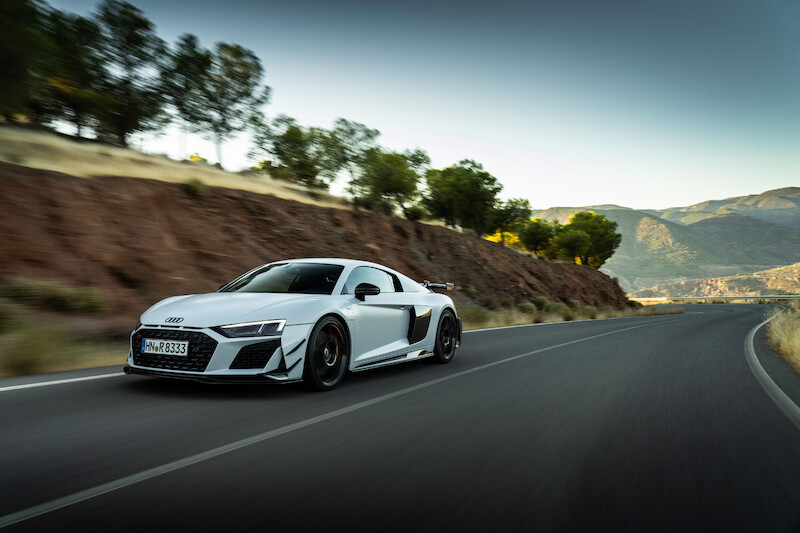 Najwyższe osiągi w swej najczystszej formie: Nowe Audi R8 Coupé V10 GT RWD