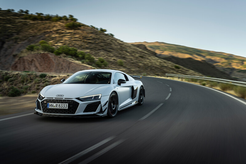 Najwyższe osiągi w swej najczystszej formie: Nowe Audi R8 Coupé V10 GT RWD