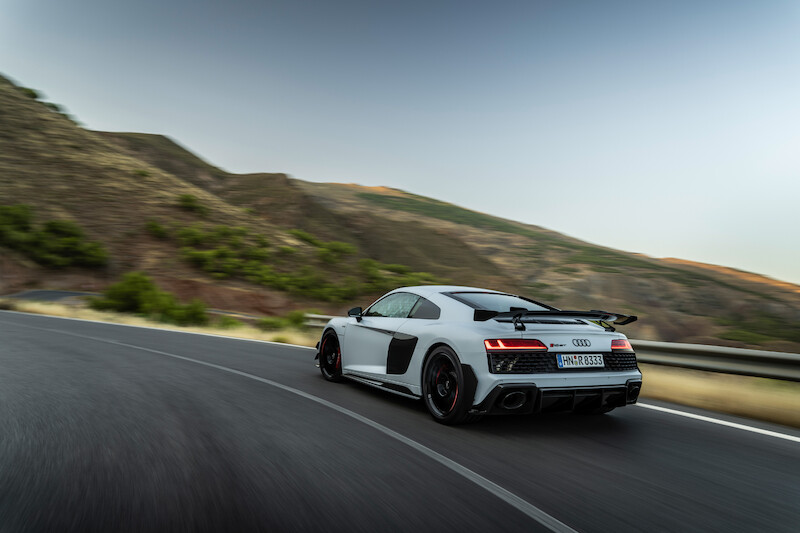 Najwyższe osiągi w swej najczystszej formie: Nowe Audi R8 Coupé V10 GT RWD