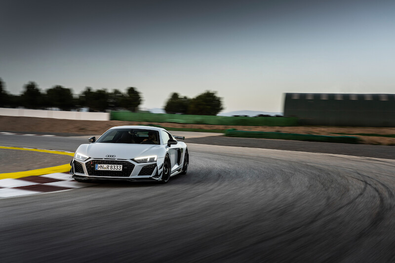Najwyższe osiągi w swej najczystszej formie: Nowe Audi R8 Coupé V10 GT RWD