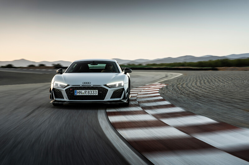 Najwyższe osiągi w swej najczystszej formie: Nowe Audi R8 Coupé V10 GT RWD