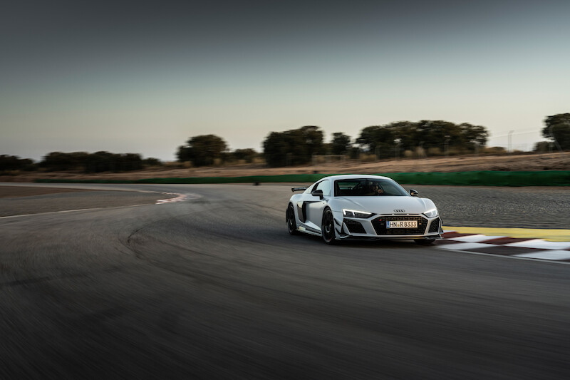 Najwyższe osiągi w swej najczystszej formie: Nowe Audi R8 Coupé V10 GT RWD
