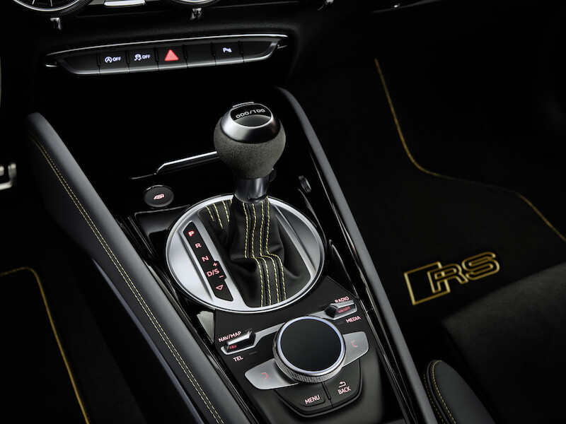 Ponadczasowa ikona: ekskluzywna limitowana edycja Audi TT RS Coupé iconic edition zachwyca innowacyjnym designem i dynamiką