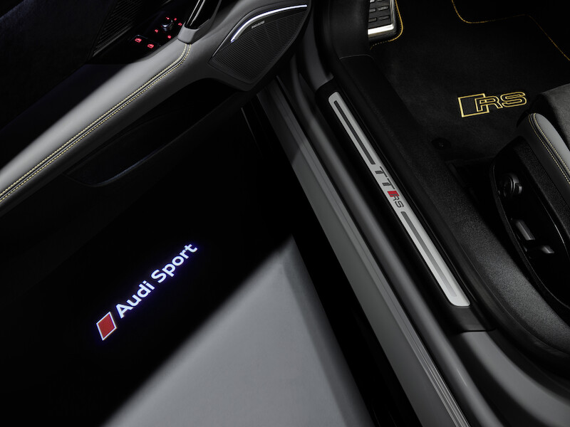 Ponadczasowa ikona: ekskluzywna limitowana edycja Audi TT RS Coupé iconic edition zachwyca innowacyjnym designem i dynamiką