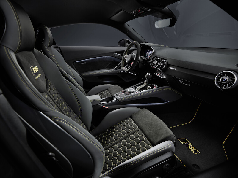 Ponadczasowa ikona: ekskluzywna limitowana edycja Audi TT RS Coupé iconic edition zachwyca innowacyjnym designem i dynamiką
