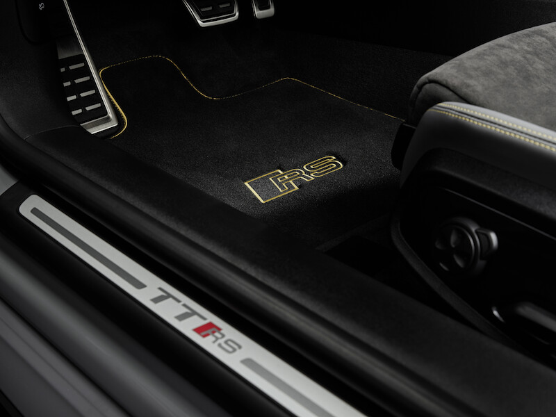 Ponadczasowa ikona: ekskluzywna limitowana edycja Audi TT RS Coupé iconic edition zachwyca innowacyjnym designem i dynamiką