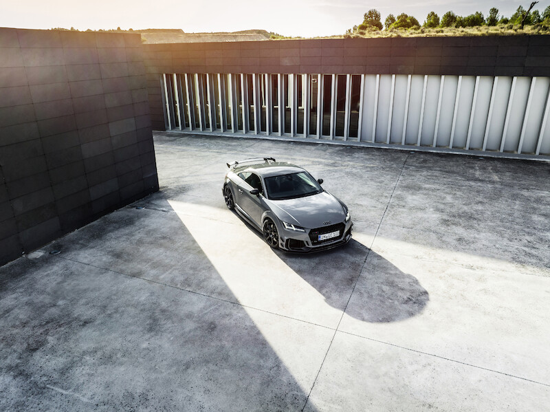 Ponadczasowa ikona: ekskluzywna limitowana edycja Audi TT RS Coupé iconic edition zachwyca innowacyjnym designem i dynamiką