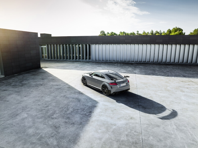 Ponadczasowa ikona: ekskluzywna limitowana edycja Audi TT RS Coupé iconic edition zachwyca innowacyjnym designem i dynamiką