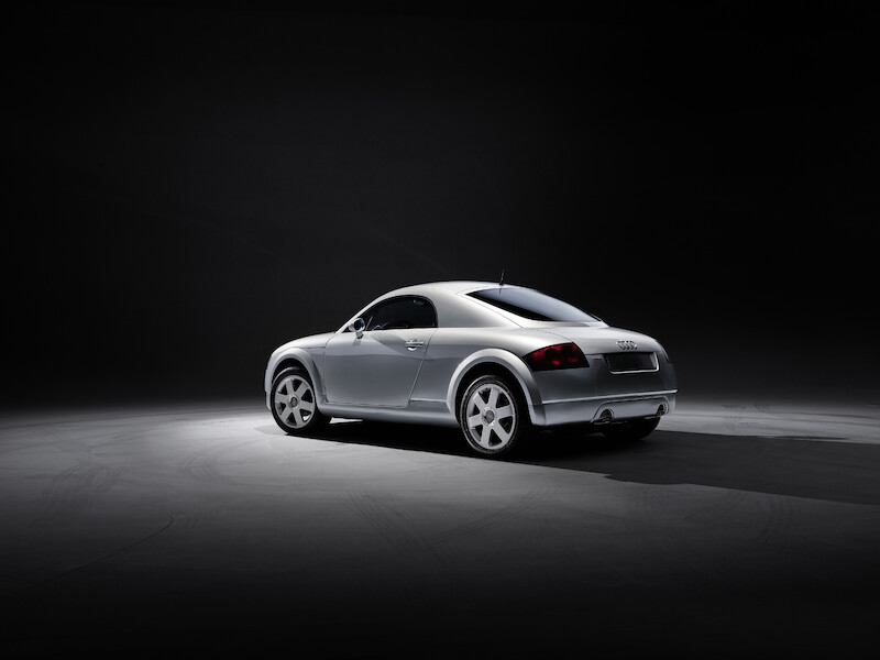 Ponadczasowa ikona: ekskluzywna limitowana edycja Audi TT RS Coupé iconic edition zachwyca innowacyjnym designem i dynamiką