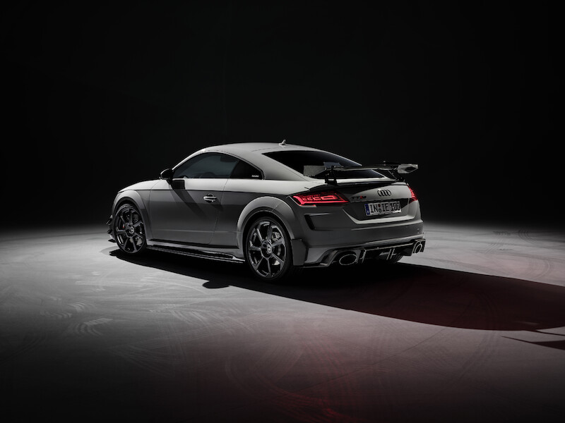 Ponadczasowa ikona: ekskluzywna limitowana edycja Audi TT RS Coupé iconic edition zachwyca innowacyjnym designem i dynamiką