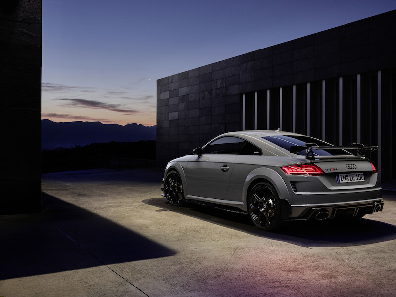 Ponadczasowa ikona: ekskluzywna limitowana edycja Audi TT RS Coupé iconic edition zachwyca innowacyjnym designem i dynamiką
