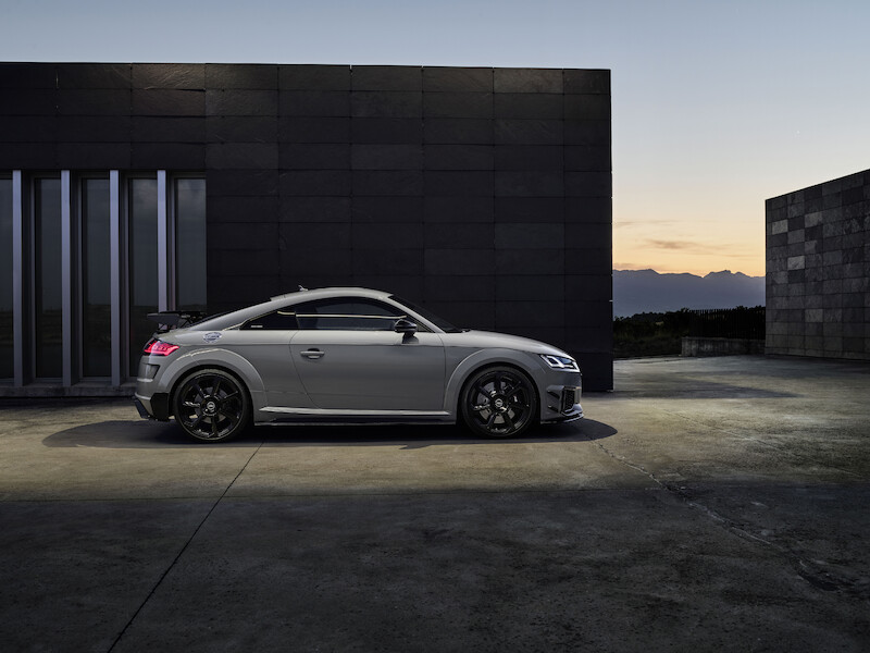Ponadczasowa ikona: ekskluzywna limitowana edycja Audi TT RS Coupé iconic edition zachwyca innowacyjnym designem i dynamiką