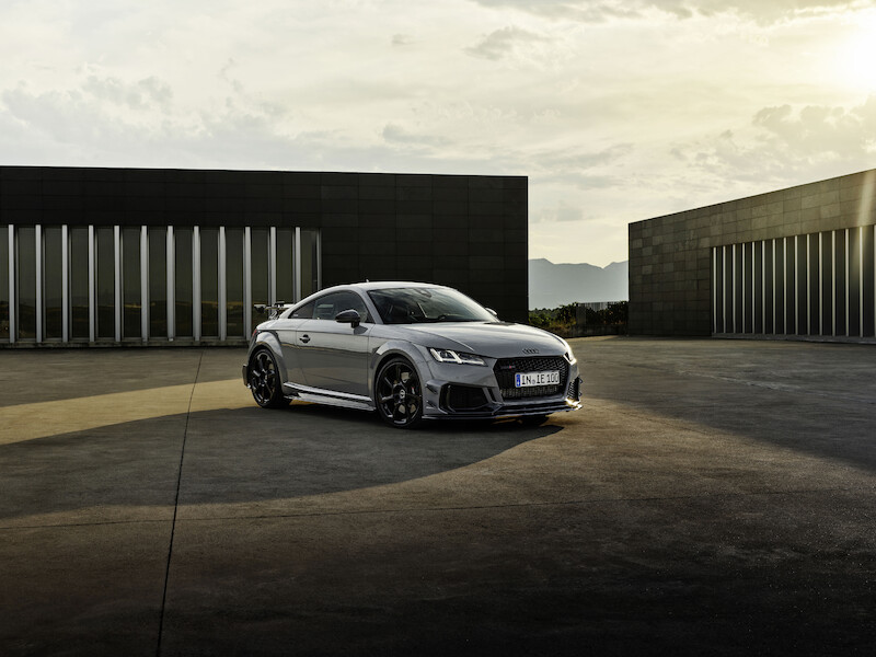 Ponadczasowa ikona: ekskluzywna limitowana edycja Audi TT RS Coupé iconic edition zachwyca innowacyjnym designem i dynamiką