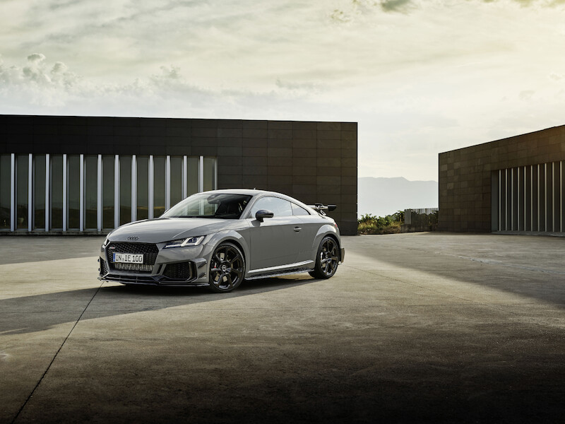 Ponadczasowa ikona: ekskluzywna limitowana edycja Audi TT RS Coupé iconic edition zachwyca innowacyjnym designem i dynamiką