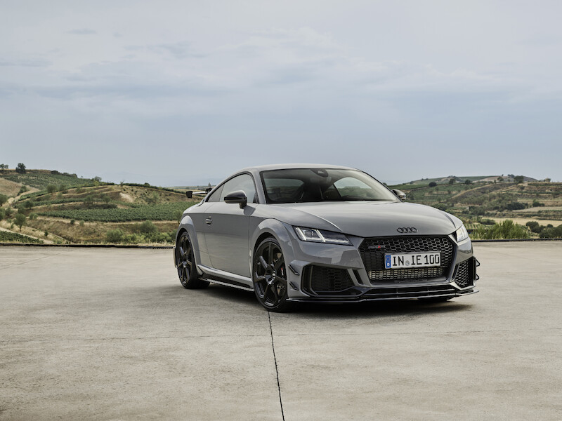 Ponadczasowa ikona: ekskluzywna limitowana edycja Audi TT RS Coupé iconic edition zachwyca innowacyjnym designem i dynamiką