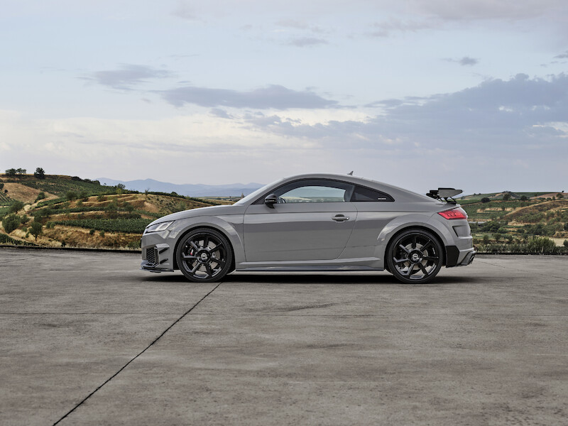 Ponadczasowa ikona: ekskluzywna limitowana edycja Audi TT RS Coupé iconic edition zachwyca innowacyjnym designem i dynamiką