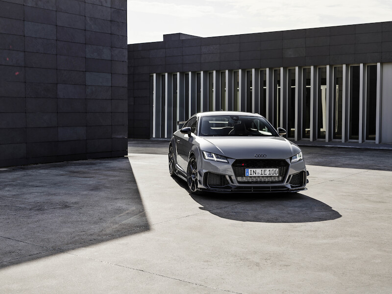 Ponadczasowa ikona: ekskluzywna limitowana edycja Audi TT RS Coupé iconic edition zachwyca innowacyjnym designem i dynamiką