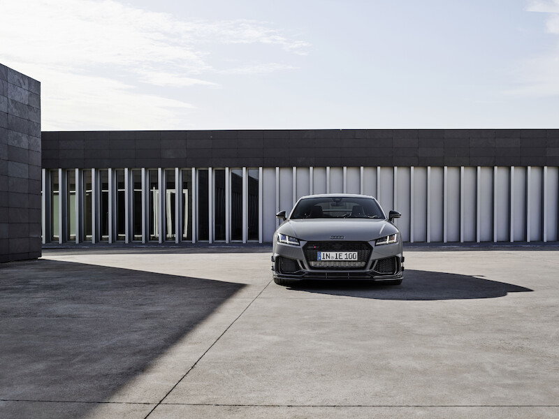 Ponadczasowa ikona: ekskluzywna limitowana edycja Audi TT RS Coupé iconic edition zachwyca innowacyjnym designem i dynamiką