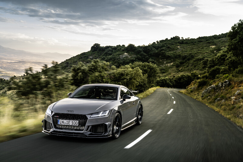 Ponadczasowa ikona: ekskluzywna limitowana edycja Audi TT RS Coupé iconic edition zachwyca innowacyjnym designem i dynamiką