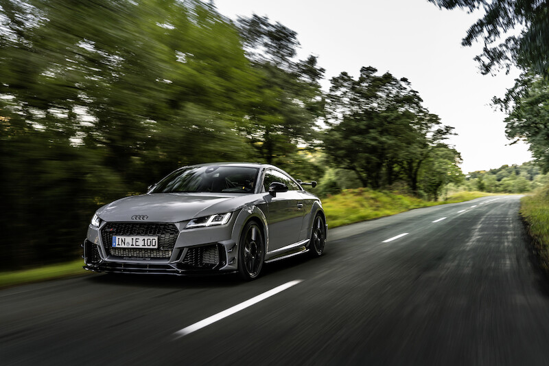 Ponadczasowa ikona: ekskluzywna limitowana edycja Audi TT RS Coupé iconic edition zachwyca innowacyjnym designem i dynamiką