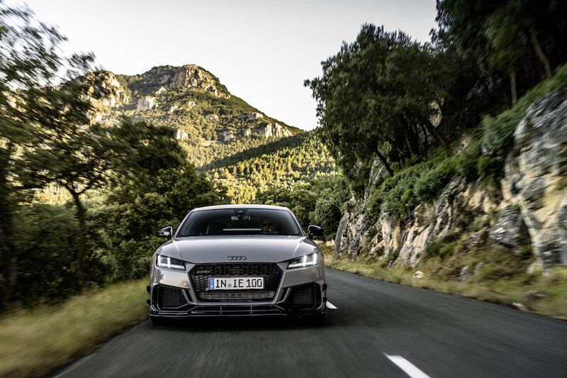 Ponadczasowa ikona: ekskluzywna limitowana edycja Audi TT RS Coupé iconic edition zachwyca innowacyjnym designem i dynamiką