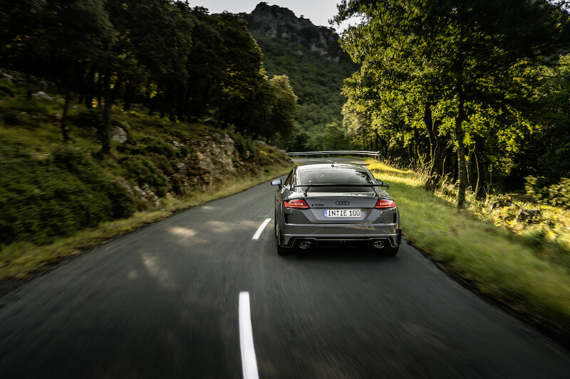 Ponadczasowa ikona: ekskluzywna limitowana edycja Audi TT RS Coupé iconic edition zachwyca innowacyjnym designem i dynamiką