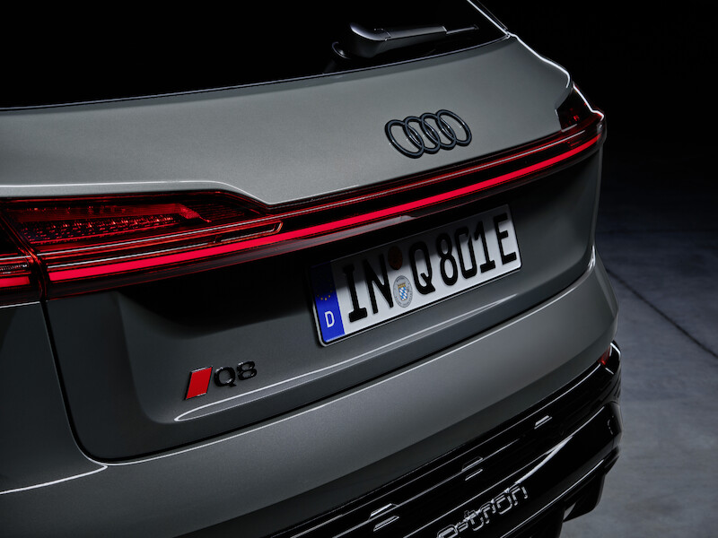 Nowe Audi Q8 e-tron: udoskonalona wydajność i zasięg, wyrafinowany design