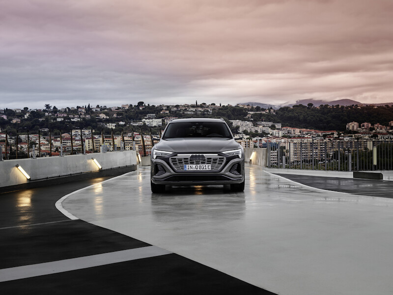 Nowe Audi Q8 e-tron: udoskonalona wydajność i zasięg, wyrafinowany design