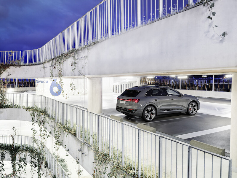 Nowe Audi Q8 e-tron: udoskonalona wydajność i zasięg, wyrafinowany design