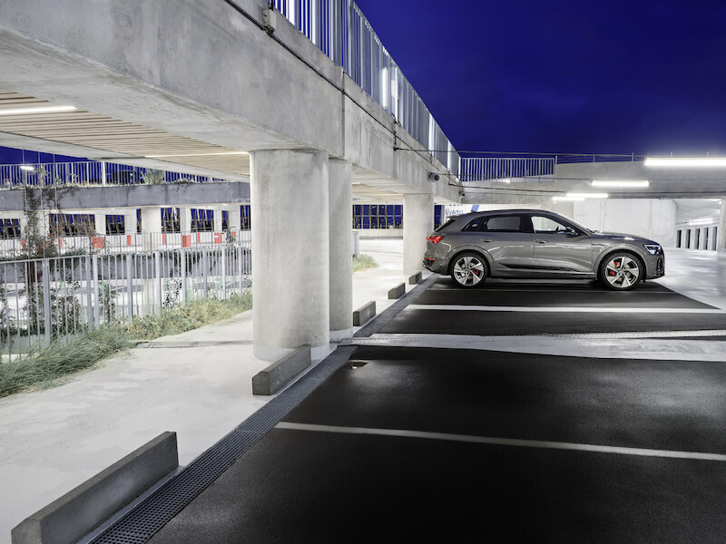 Nowe Audi Q8 e-tron: udoskonalona wydajność i zasięg, wyrafinowany design
