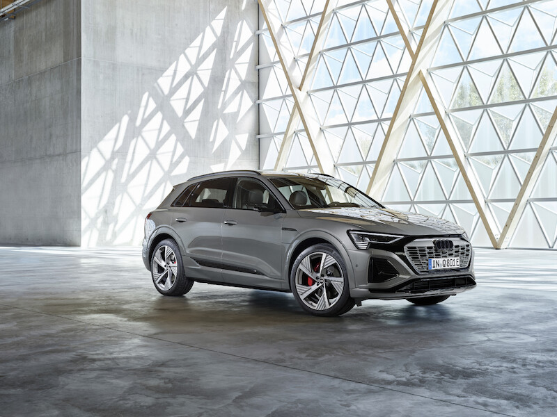 Nowe Audi Q8 e-tron: udoskonalona wydajność i zasięg, wyrafinowany design