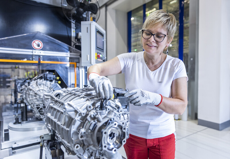 Nowe Audi Q8 e-tron: udoskonalona wydajność i zasięg, wyrafinowany design