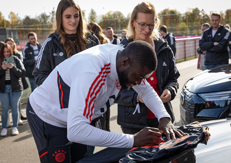 W pełni elektryczne modele Audi dla piłkarzy i działaczy FC Bayern Monachium