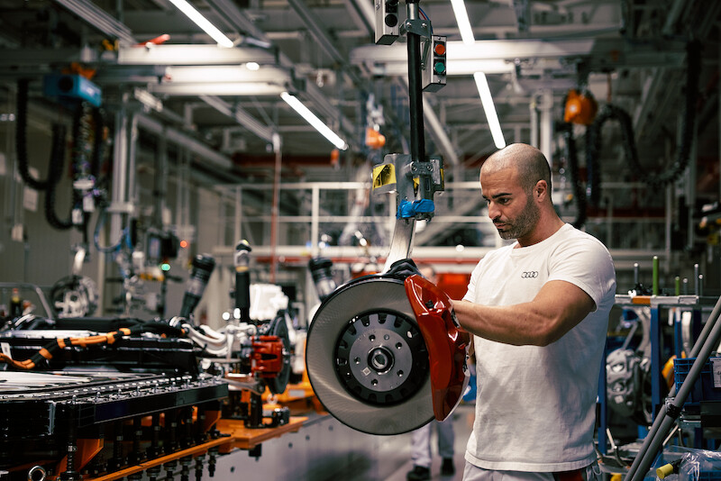 W fabryce Audi w Brukseli rozpoczęła się produkcja nowego Audi Q8 e-tron