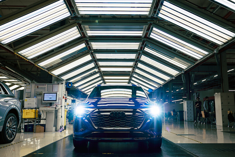 W fabryce Audi w Brukseli rozpoczęła się produkcja nowego Audi Q8 e-tron