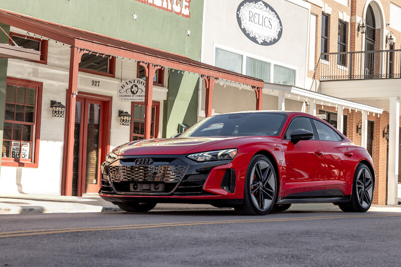 Elektryczne, sportowe, progresywne: Wszystko, co powinieneś wiedzieć o Audi e-tron GT